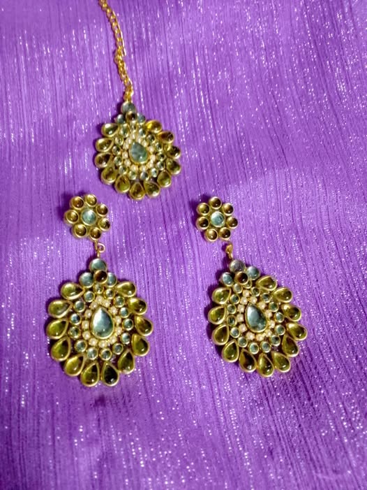 Traditional Kundan Necklace & Earring Set