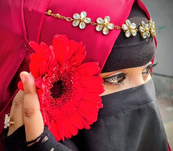 Elegant Flower Chain Headpiece
